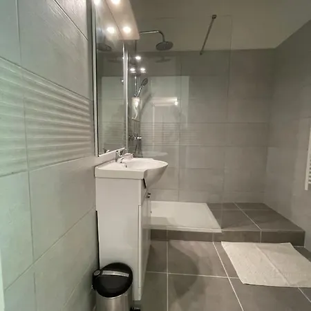 La - N° 02 - T2 Classe** Apartment